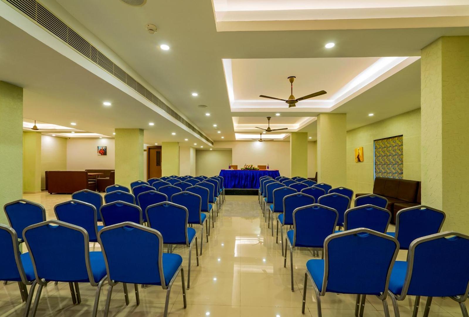 Hotel Malika Residency Ettumanoor ภายนอก รูปภาพ